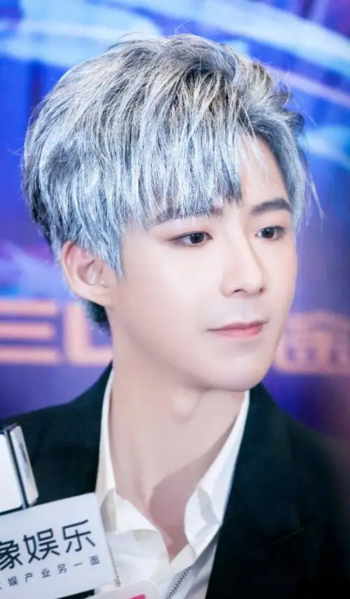 手和腿都有了盖一栋楼给刘宇宁那些年拥过的发型