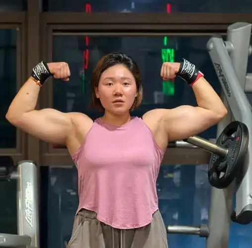 见人不如健身  #健身女孩  #肌肉女