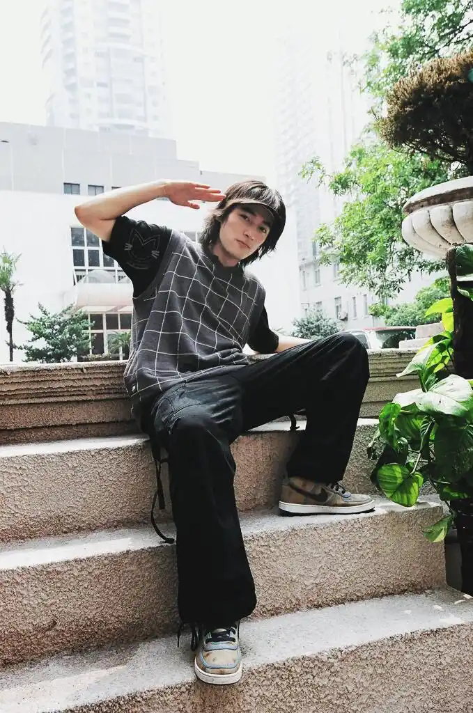 胡歌早年长发青涩写真图片19