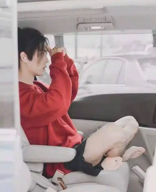 原创《余年》《无羁》登顶金曲榜,林海开心发文祝王肖一起走花路_肖战