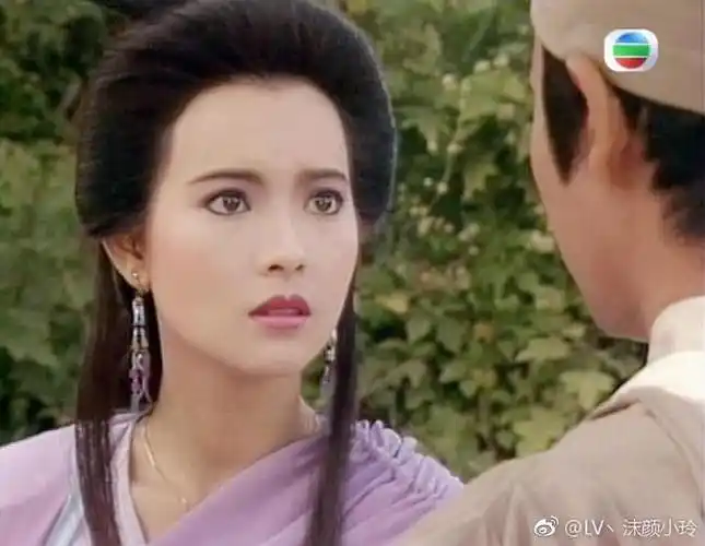 蓝洁瑛的眼睛亮晶晶的