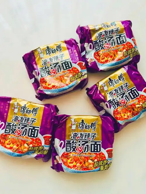 大同美食康师傅西北限定油泼辣子酸汤面