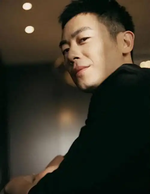 朱亚文的边缘化引发网友愤怒得罪郭麒麟的下场令人唏嘘