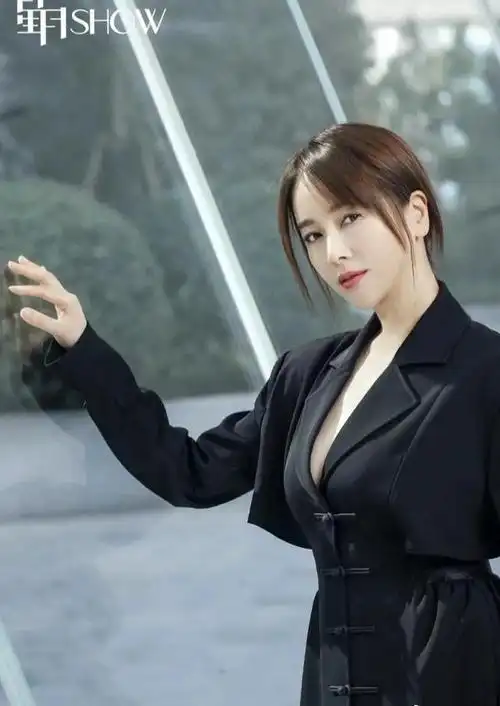 希望未来的左小青能够继续勇往直前,有更多好的作品.