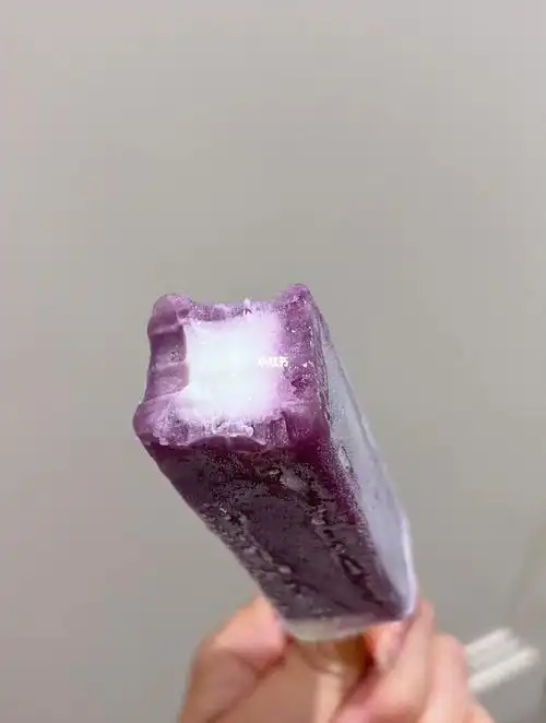 meiji 蓝莓酸奶味雪糕