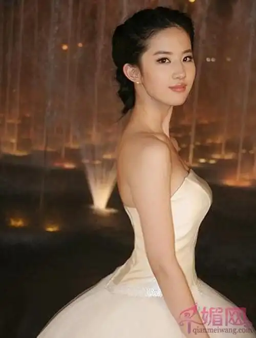 刘亦菲结婚照片赏鉴