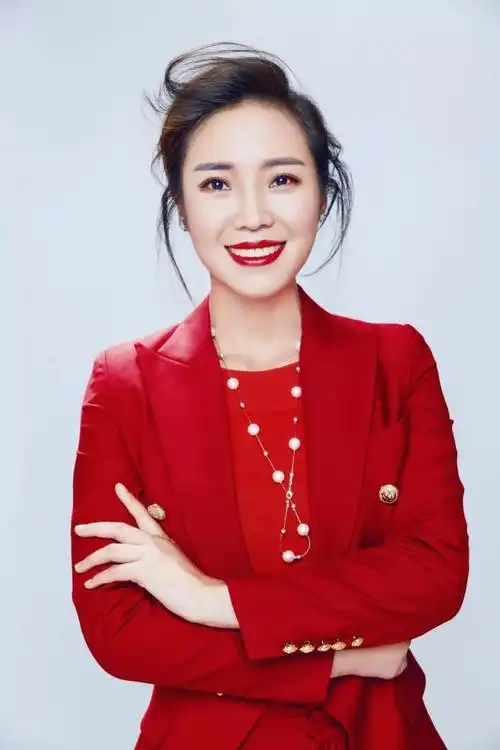 云朵广告代言代言费云朵经纪人经纪公司明星代言报价