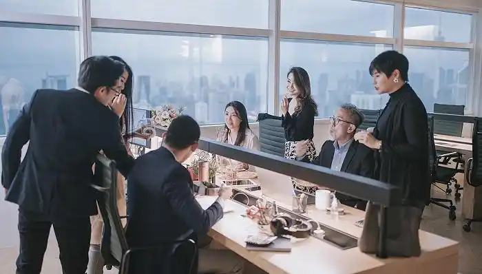 当办公室零食文化盛行职场人吃零食时到底在吃些什么