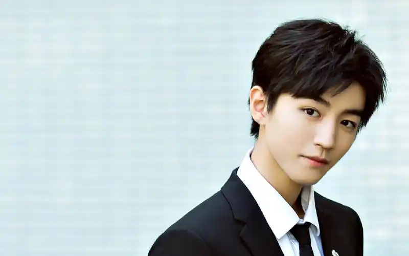 王俊凯帅气养眼写真图片桌面壁纸高清大图预览1920×1200_大陆明星