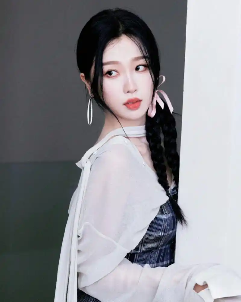 虞书欣高清壁纸头像(十)[比心]