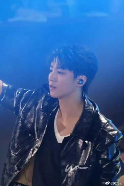 精选照片get王俊凯超话#王俊凯活动全场蓝海##王俊凯骆驼品牌全球代言