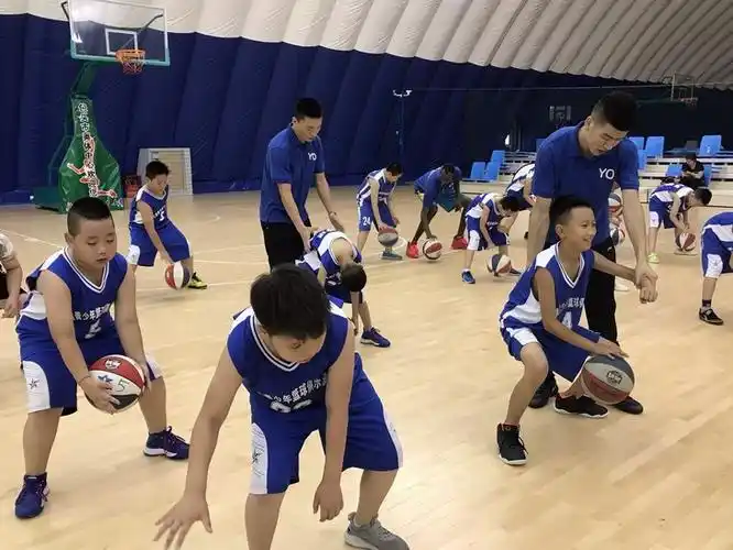 优奥青少年篮球俱乐部——精品课两节,送运动手环一个