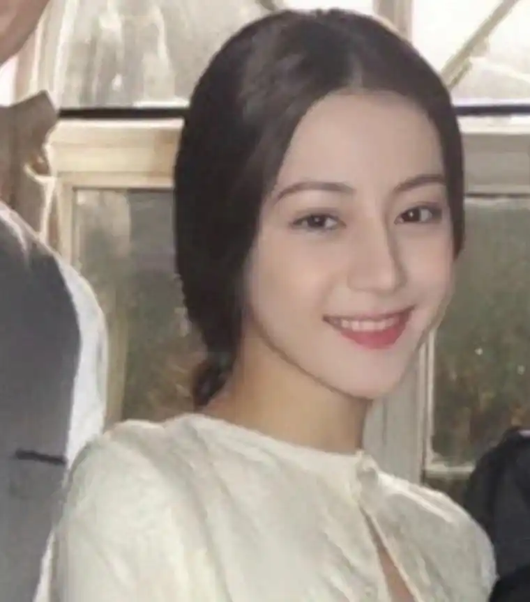 迪丽热巴早期的颜值,放到现在看也依旧让人心动!