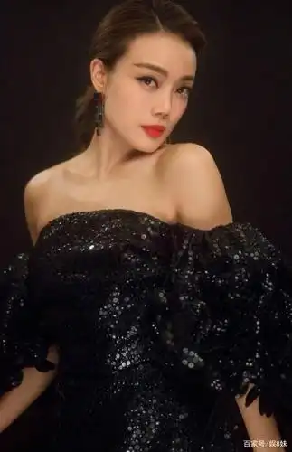 今日图集分享:容祖儿