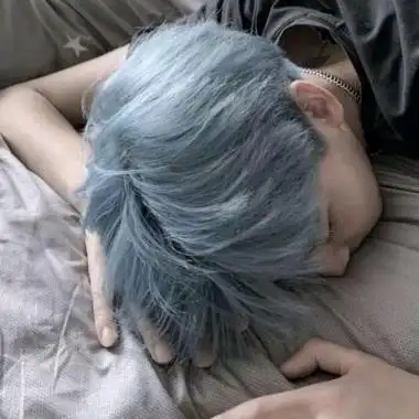 温柔优质男生头像我们很少说话但常常面带微笑