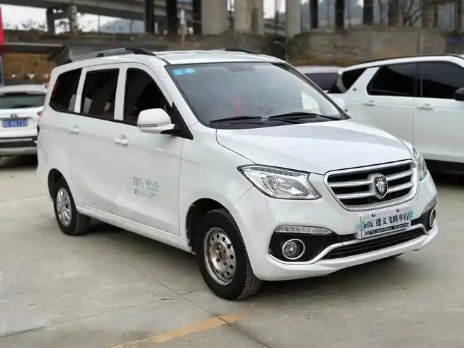 跑车神器.新到一辆 17年11月上户,福田 7座商务车  1 - 抖音