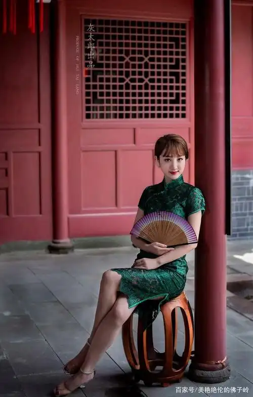 最美旗袍美女好可爱