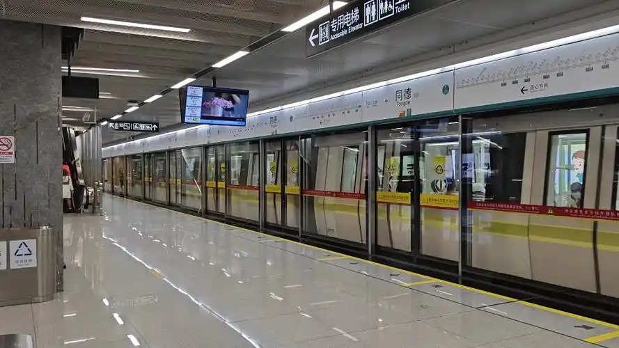 【广州地铁8号线】a2蚕宝宝2x59-60同德出站(万胜围→滘心)