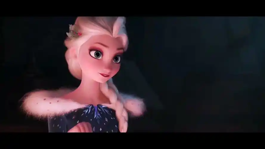 我就想问一句,真的没人觉得艾莎散着头发不如编发好看吗?