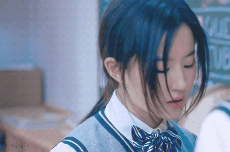 穿上校服的刘亦菲这简直就是大家心目中初恋的样子