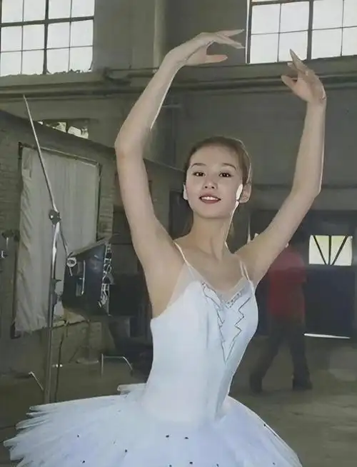 突然就把人们的思绪引到了刘诗诗刚出道的时候