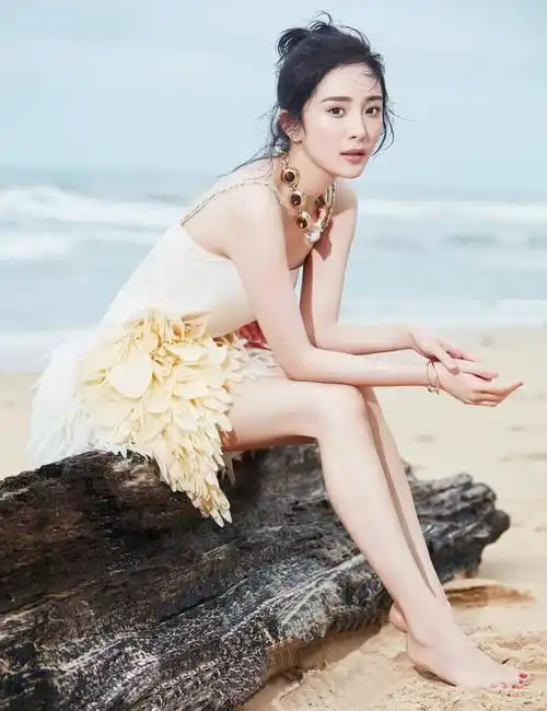 那一年,"黑料女王"杨幂差点身败名裂,她的眼里再也没有了灵气_宫锁心