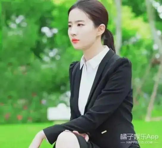 低马尾也能绑出小心机|高马尾|发型|刘亦菲_网易订阅