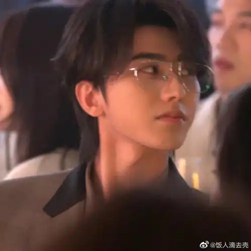 蔡徐坤是超帅的晚宴王子