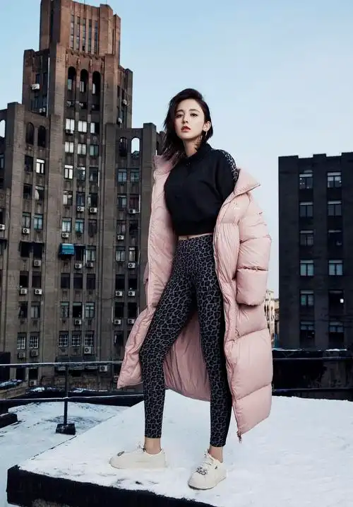 娜扎身着 puma #不负冬日# 系列