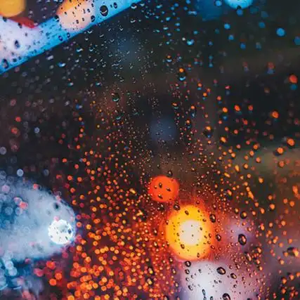 2021最新适合发朋友圈的下雨天的伤感图片 已经路过的风景就不要再