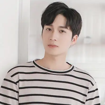 或者是宽额头男生,m字头的设计,将,m字发型金亚麻染发设计的刘海发型