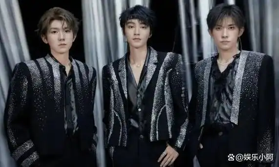 tfboys三位成员的身高相当,均在175厘米左右,因此他们站在一起时显得