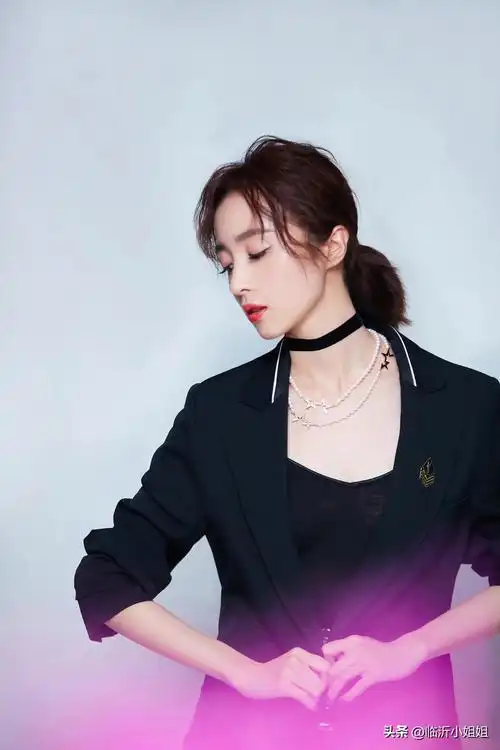 清纯靓丽的温婉美女,超凡脱俗的容颜,散发迷人魅力 | 人物集