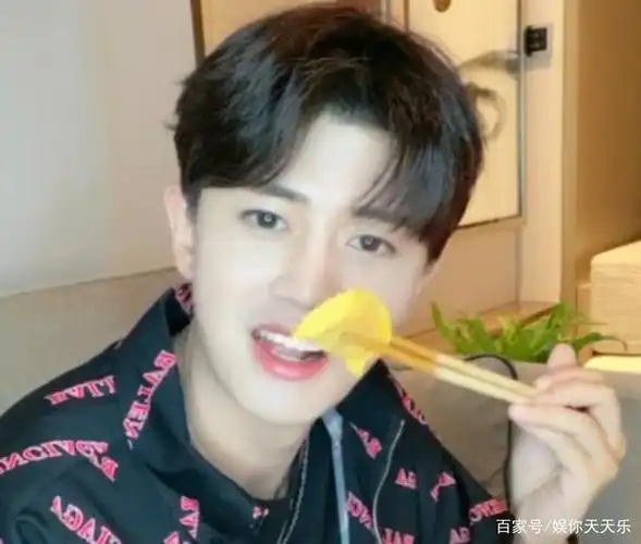 任嘉伦吃播碎碎念也太可爱了吧!