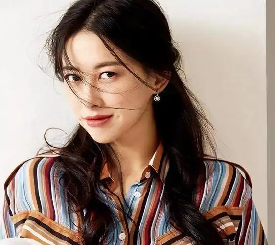 朱珠到底有多诱人?看看她饰演的马夫人和教主夫人就知道