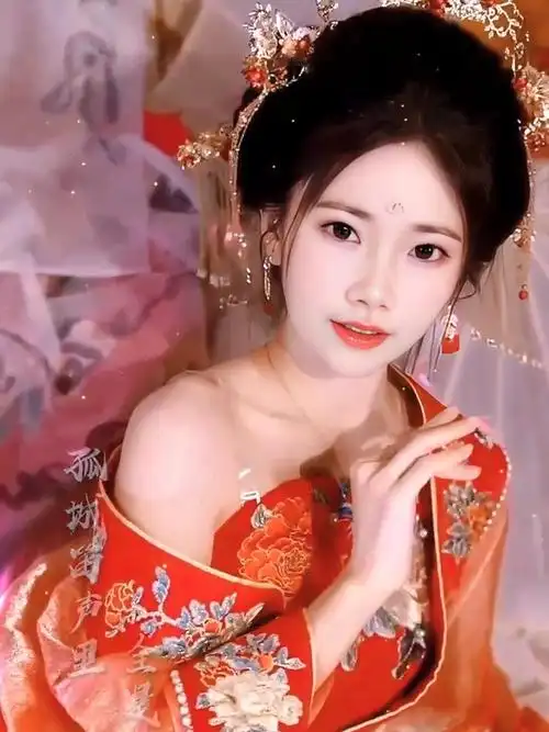 换上自己照片即可 变装 点下方变装国风古装照 换装 古风 一键变装试