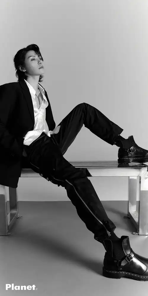 肖宇梁2021杂志图,极富表现力,每张都好绝