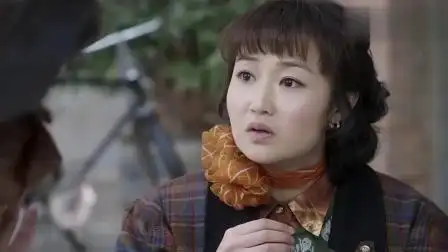 黄大妮:大嫂背后议论黄大妮,老三出现,用烧鸡熏跑怀孕的江铁英-电视剧