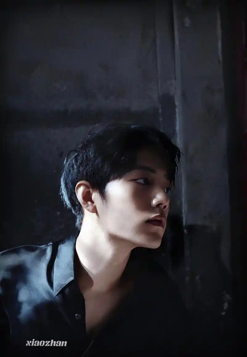 回眸一笑百媚生,很喜欢你笑起来的样子#肖战 #肖战顺顺利利  - 抖音