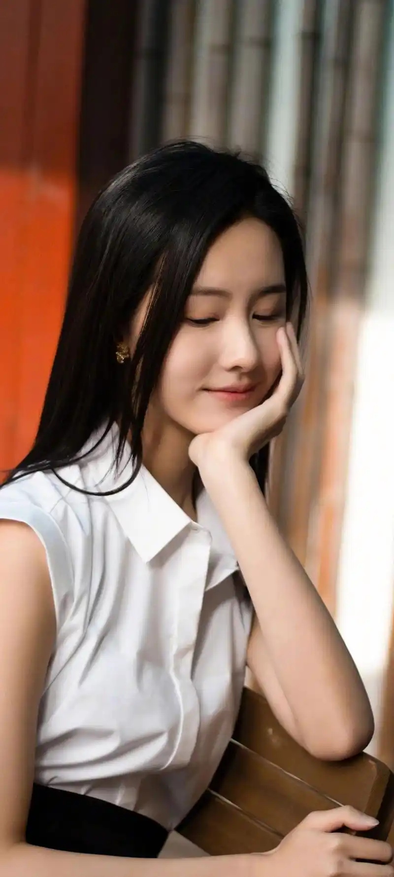 陈都灵全面屏手机壁纸