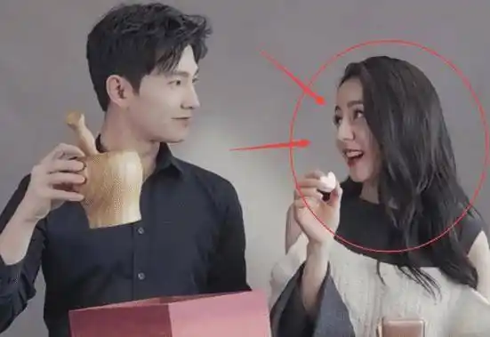 迪丽热巴的"暗恋耳环"火了,把男朋友的名字藏在耳朵上:齁甜!