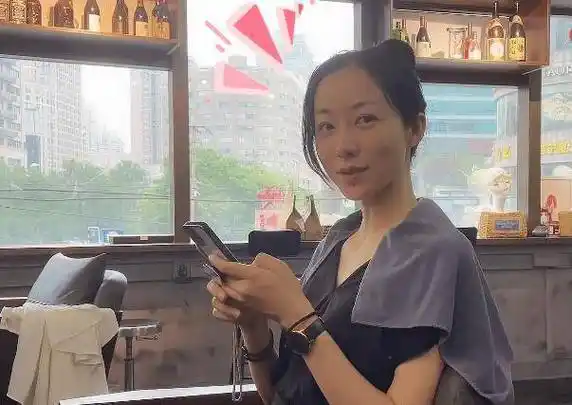 韩雪赶时髦去挑染素颜眼角一堆皱纹看到最终效果年轻好几岁