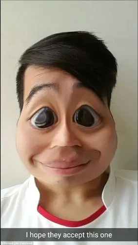 亚裔男子的护照照片被拒 因面部识别软件认为"他的眼睛是闭着的"