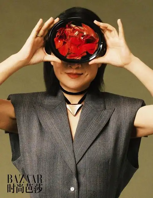贾玲x时尚芭莎三月刊写真钟灵