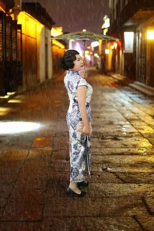 舞韵旗袍美女 - 美篇