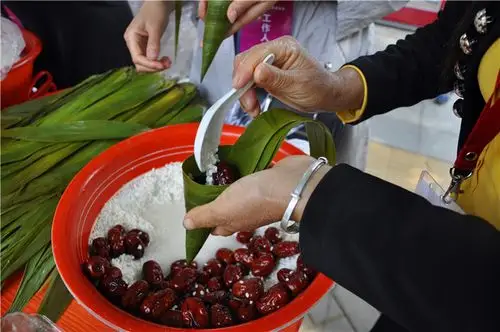 包粽子比赛