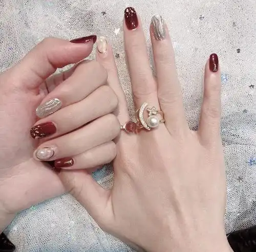 2020款时尚渐变水波纹美甲