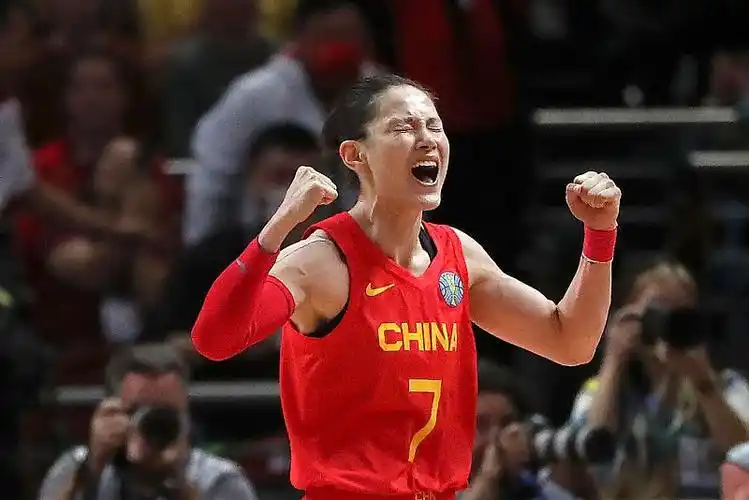 女篮世界杯力克东道主挺进决赛中国队长杨力维包袱是她们的我们坚信