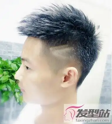 男士短发侧面刻痕发型帅气中不失男性的霸气
