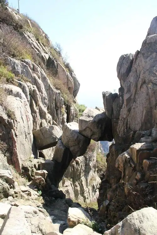 泰安行(四)一晓红带领舅舅小姨攀登泰山顶!仙人桥!2018年10月11日